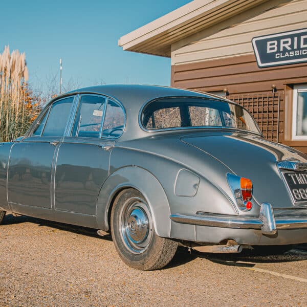 1968 daimler 250v8 arrival photos 3
