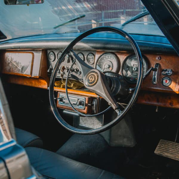 1968 daimler 250v8 arrival photos 6
