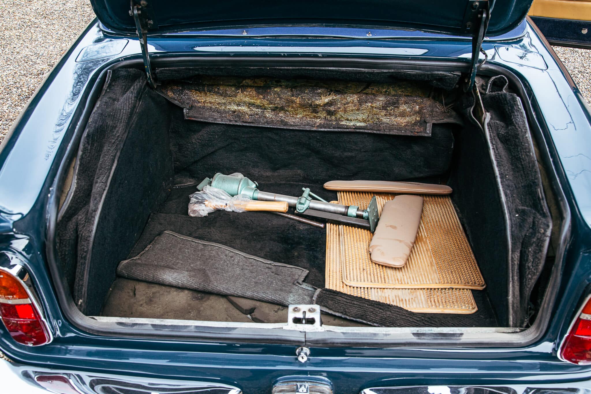 1969 aston martin db6 volante reference photos 84