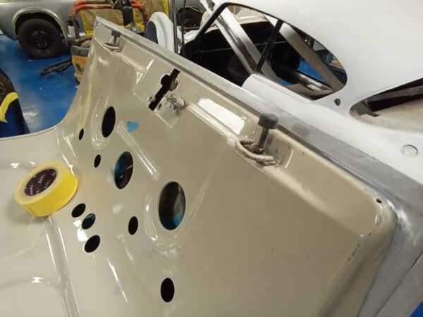 20022025 1963 rover p4 epoxy (2)