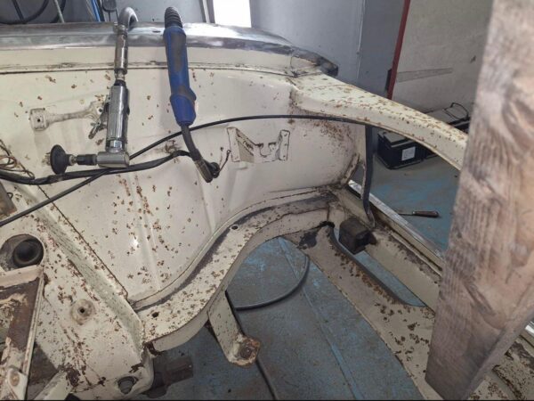 20022025 1969 audi 70l final welding (12)