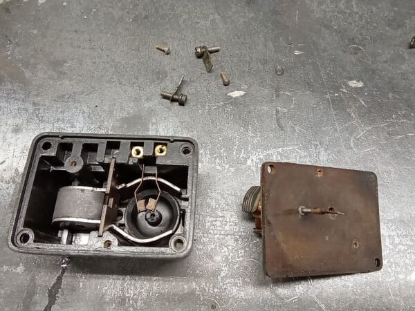 20022025 1969 db6 volante paint strip and washer pump (10)