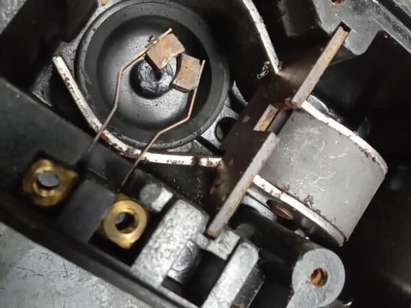 20022025 1969 db6 volante paint strip and washer pump (12)