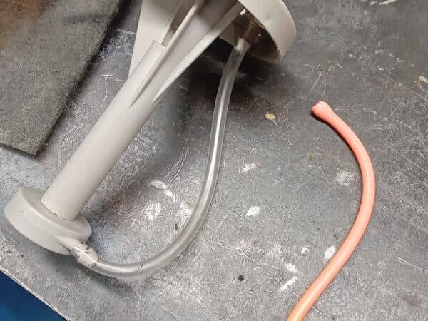 20022025 1969 db6 volante paint strip and washer pump (15)