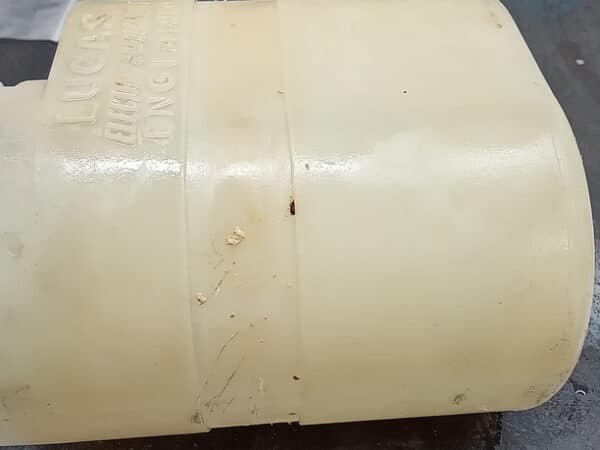 20022025 1969 db6 volante paint strip and washer pump (9)