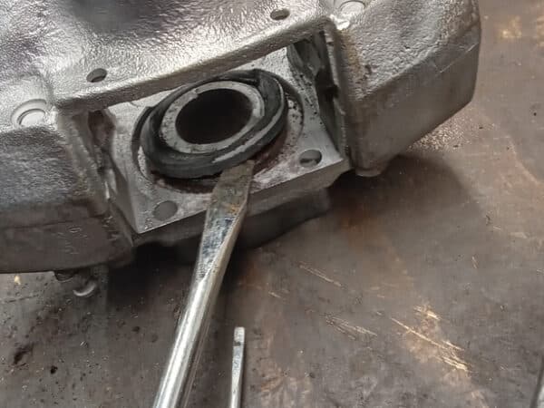 20022025 1987 mercedes 500sl callipers (12)