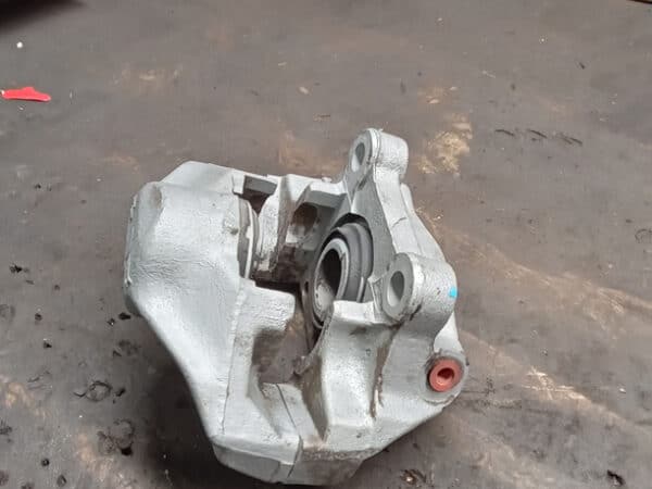 20022025 1987 mercedes 500sl callipers (3)