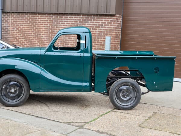 21022025 1951 austin devon painted (9)