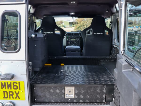 21022025 2012 land rover defender 90 arrival (14)