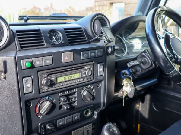 21022025 2012 land rover defender 90 arrival (6)