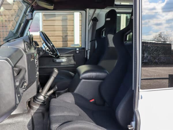 21022025 2012 land rover defender 90 arrival (7)