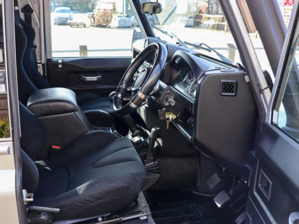 21022025 2012 land rover defender 90 arrival (9)