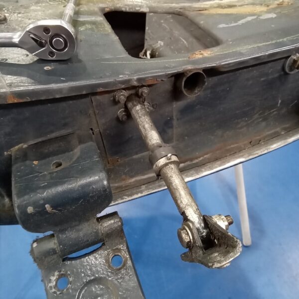 24022025 1969 aston martin db6 volante more strip down pics (111)