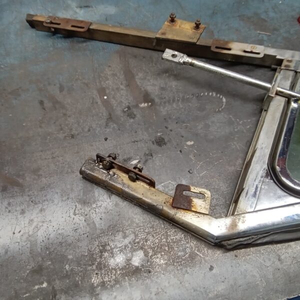 24022025 1969 aston martin db6 volante more strip down pics (120)