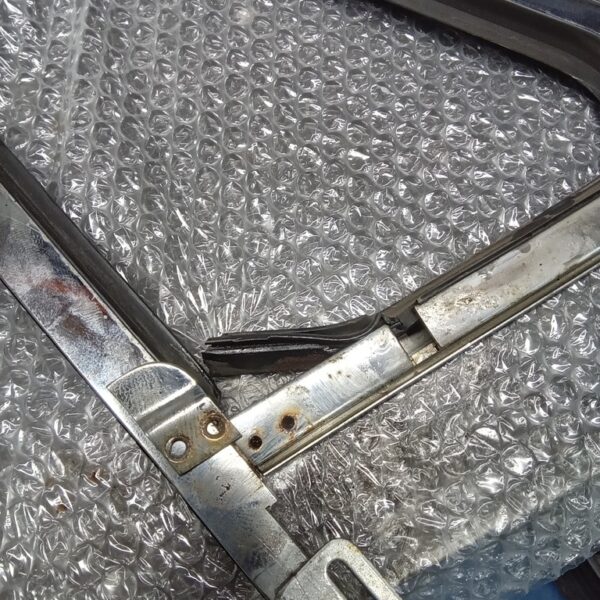 24022025 1969 aston martin db6 volante more strip down pics (123)