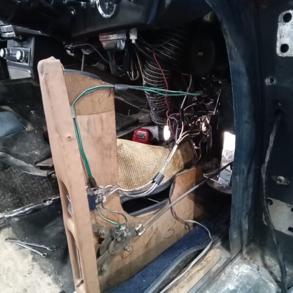 24022025 1969 aston martin db6 volante more strip down pics (158)