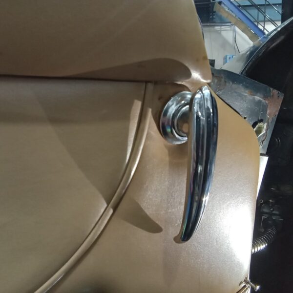 24022025 1969 aston martin db6 volante more strip down pics (17)