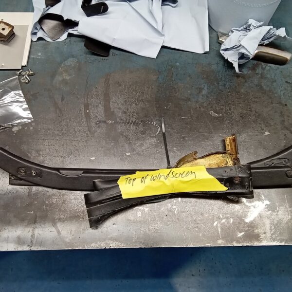 24022025 1969 aston martin db6 volante more strip down pics (173)