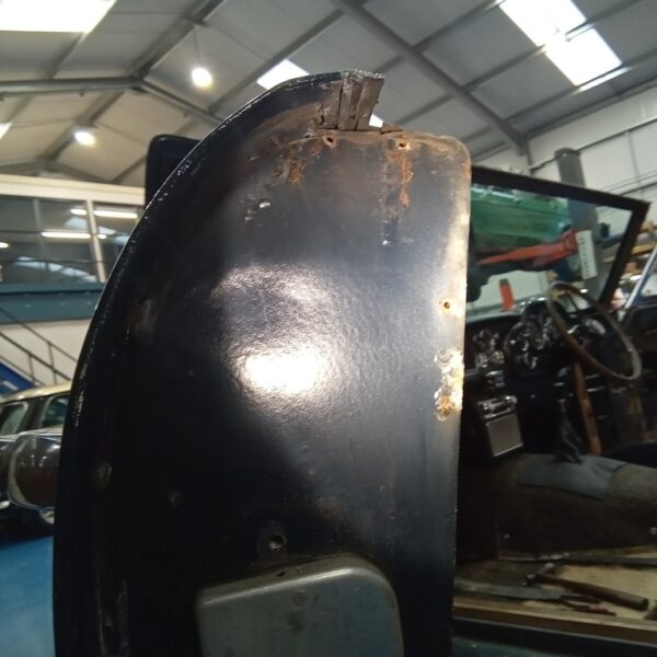 24022025 1969 aston martin db6 volante more strip down pics (30)