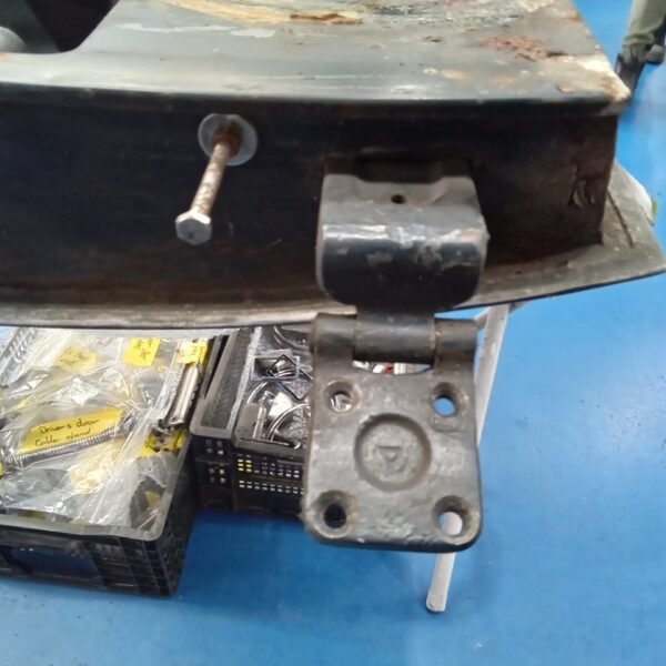 24022025 1969 aston martin db6 volante more strip down pics (61)