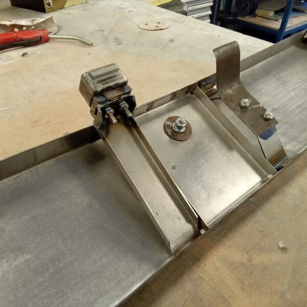 250225 1963 rover p4 panels and doors in epoxy (7)