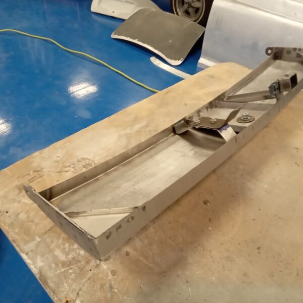 250225 1963 rover p4 panels and doors in epoxy (8)