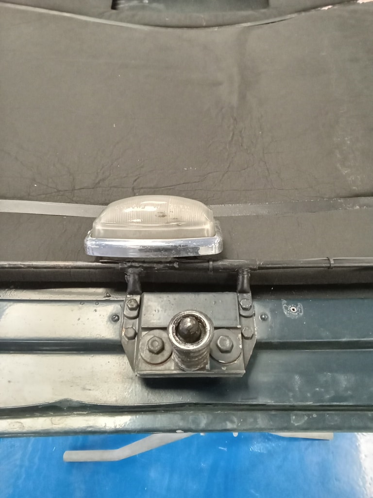 250225 1969 aston martin db6 volante bonnet strip (11)