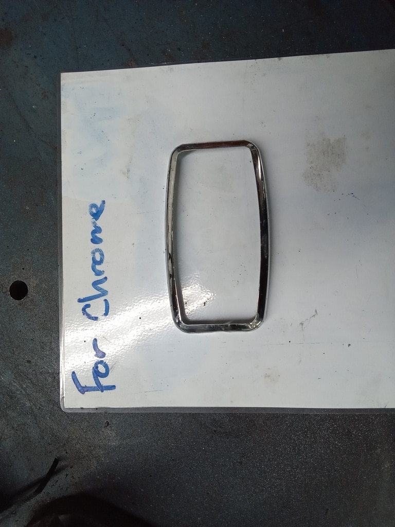 250225 1969 aston martin db6 volante bonnet strip (15)