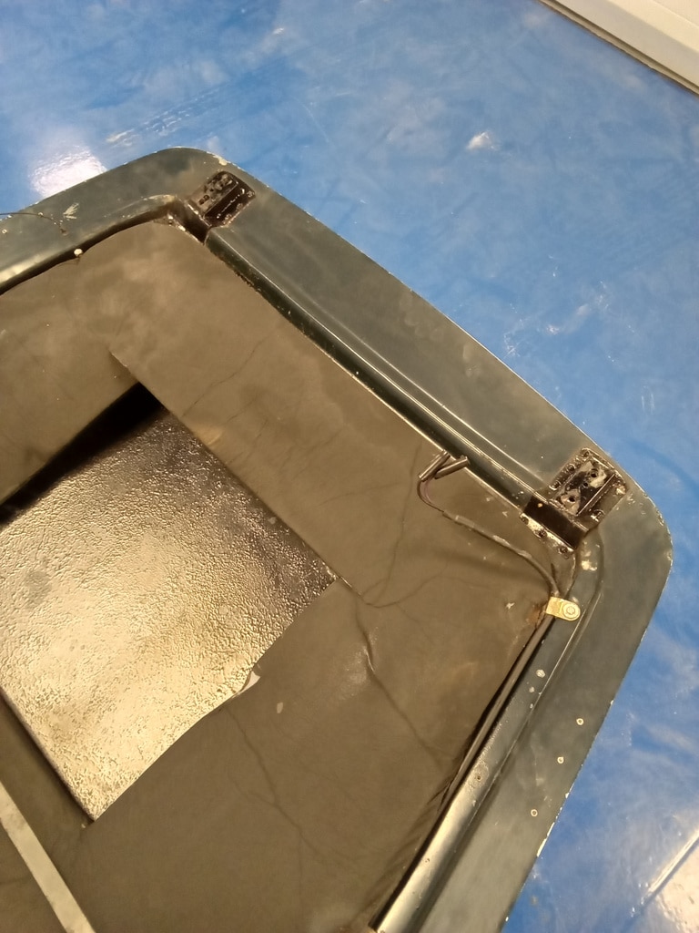 250225 1969 aston martin db6 volante bonnet strip (5)
