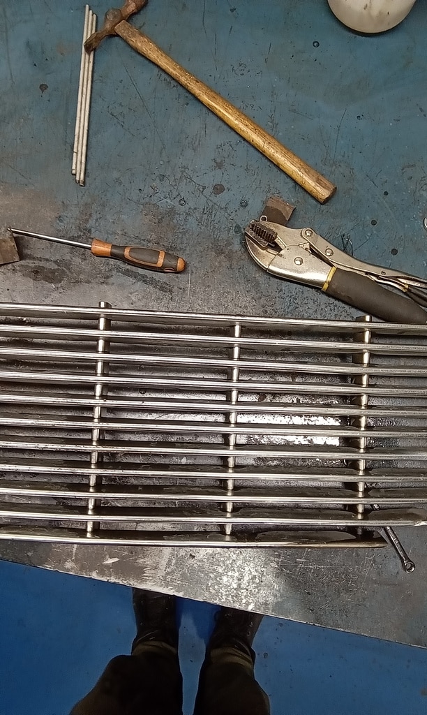 260225 1969 aston martin db6 volante grille strip and reference (2)
