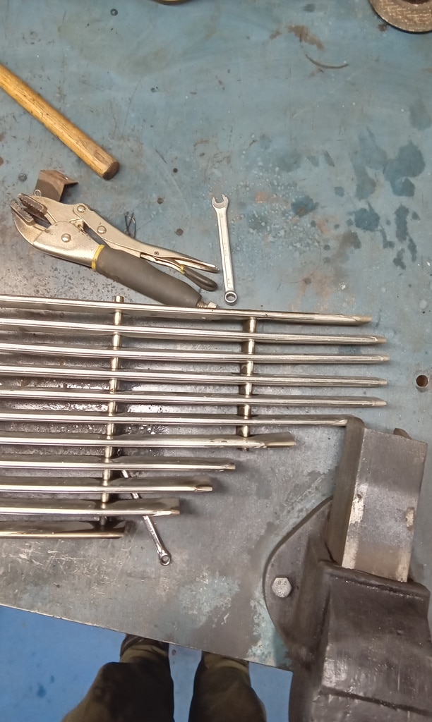 260225 1969 aston martin db6 volante grille strip and reference