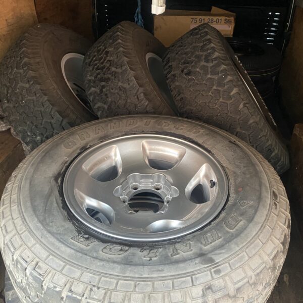 260225 1994 toyota land cruiser wheels collected from wheelhouse (2)