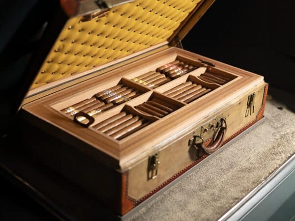 town car cigar humidor by lunaz