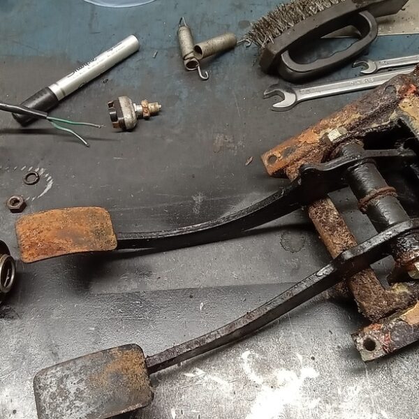 04032025 1980 mg midget welding and repairs (11)