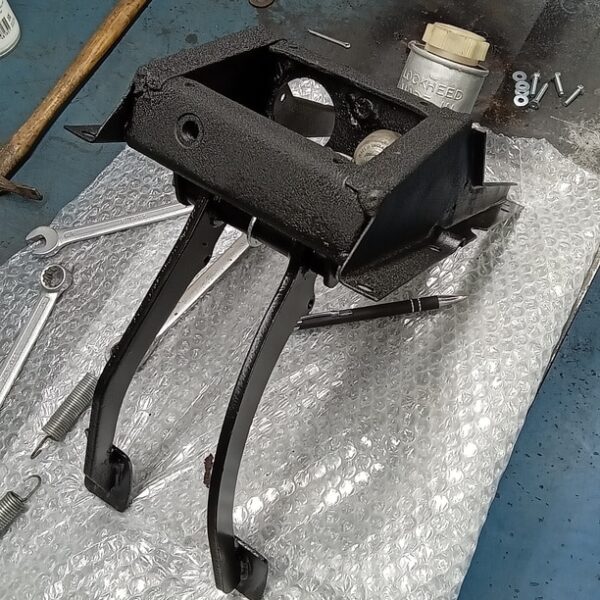 04032025 1980 mg midget welding and repairs (14)