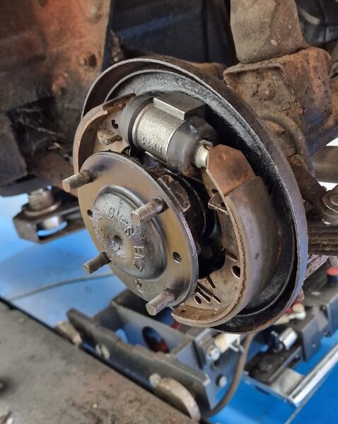 04032025 1980 mg midget welding and repairs (91)