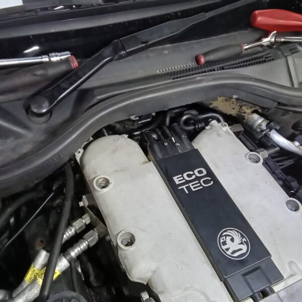 04032025 1999 vauxhall omega cooling hose and tracking (13)