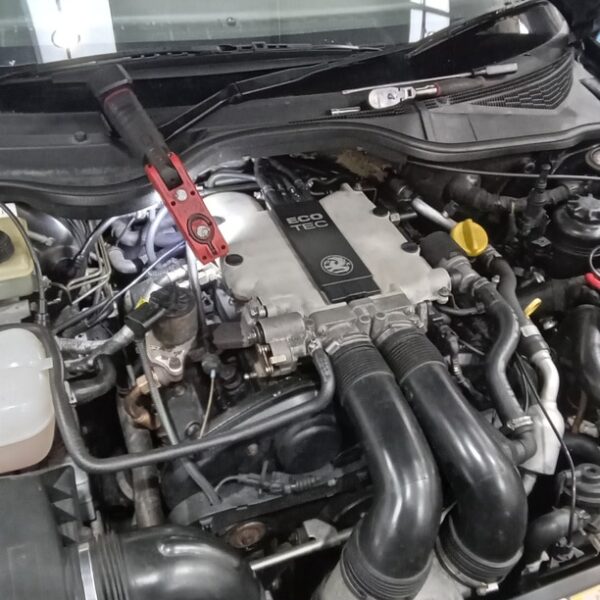 04032025 1999 vauxhall omega cooling hose and tracking (16)
