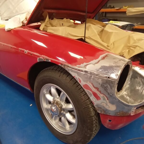 07032025 1968 mgc roadster steering wheel and paint prep (1)