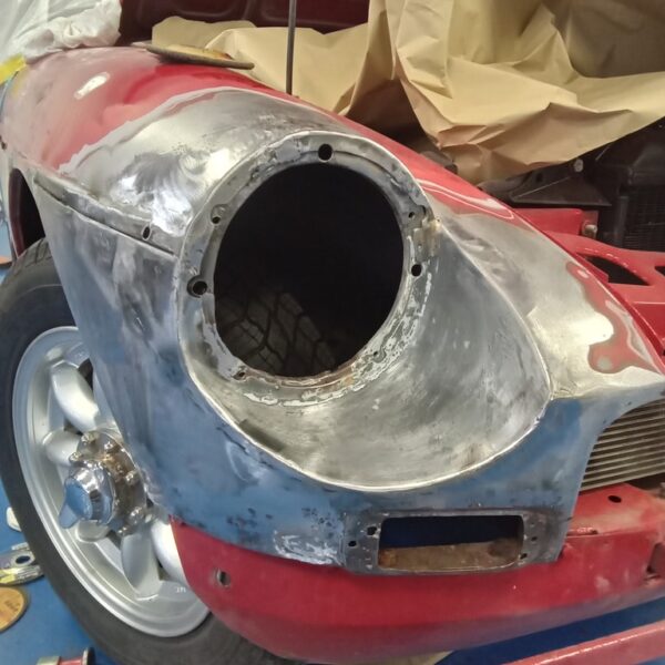07032025 1968 mgc roadster steering wheel and paint prep (2)