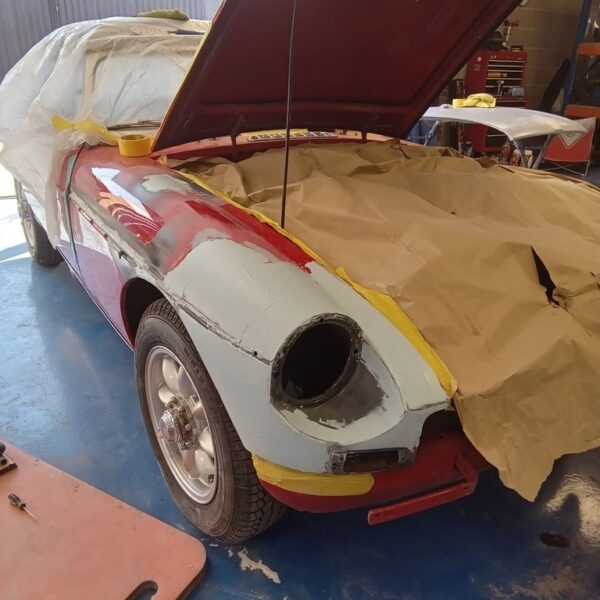 07032025 1968 mgc roadster steering wheel and paint prep (7)