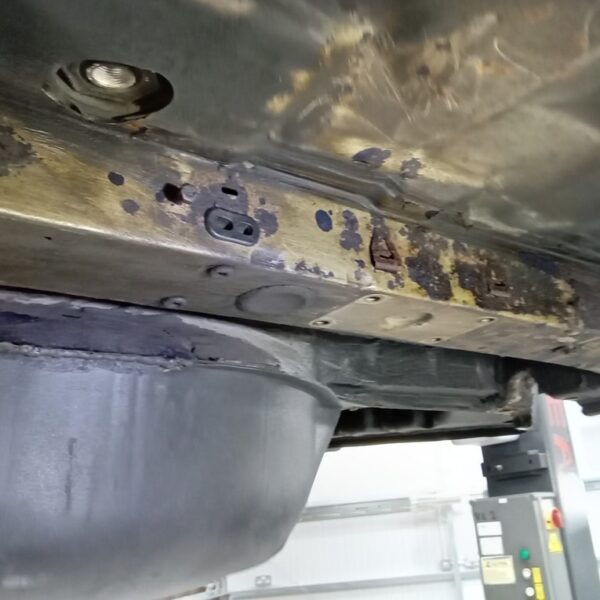 07032025 1987 mercedes 500sl rust treatment (1)