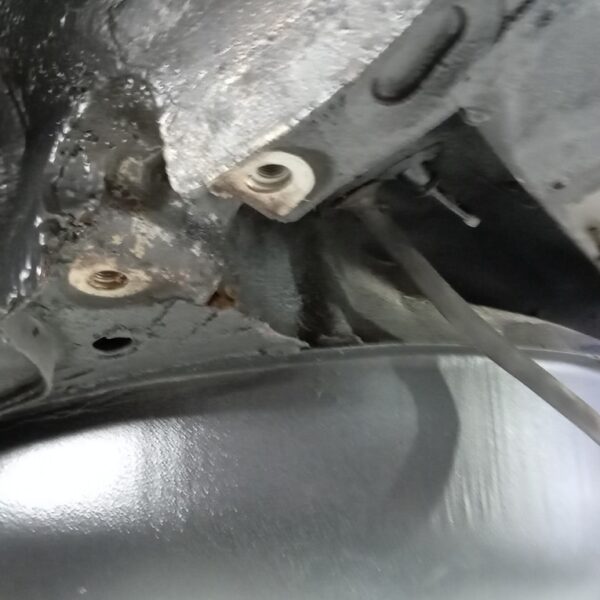 07032025 1987 mercedes 500sl rust treatment (2)