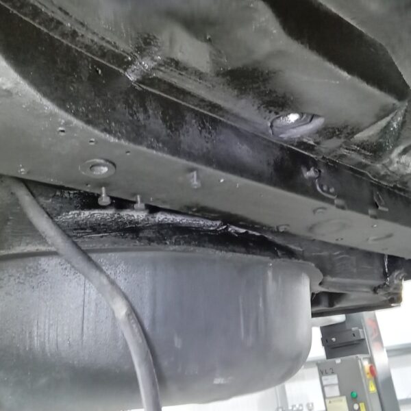 07032025 1987 mercedes 500sl rust treatment (4)