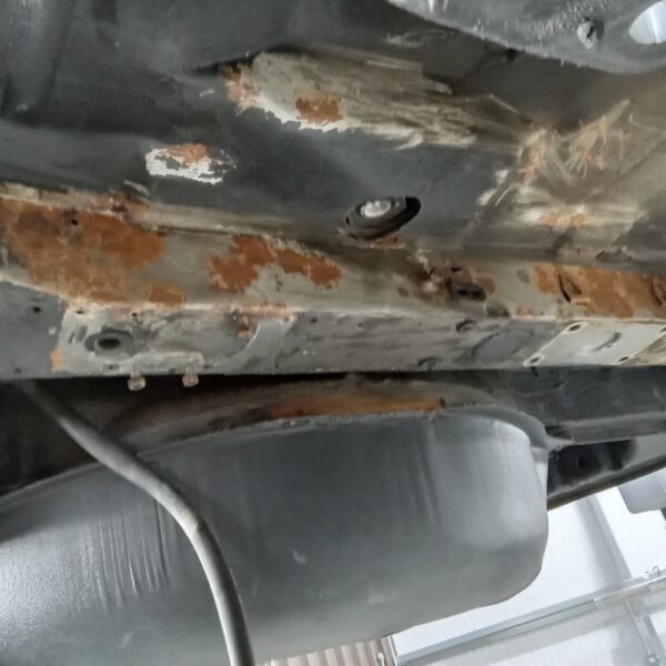 07032025 1987 mercedes 500sl rust treatment (7)