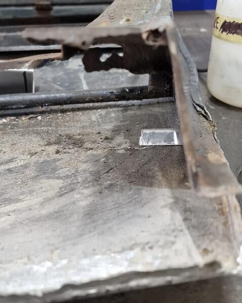 13.03.2025 1969 aston martin db6 volante blue door bottom renewed (15)