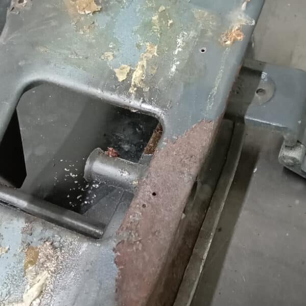 13.03.2025 1969 aston martin db6 volante blue door bottom renewed (31)