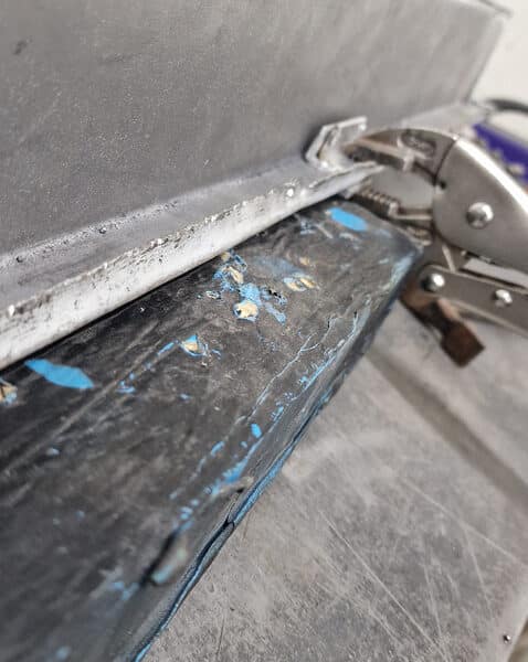 13.03.2025 1969 aston martin db6 volante blue door bottom renewed (44)