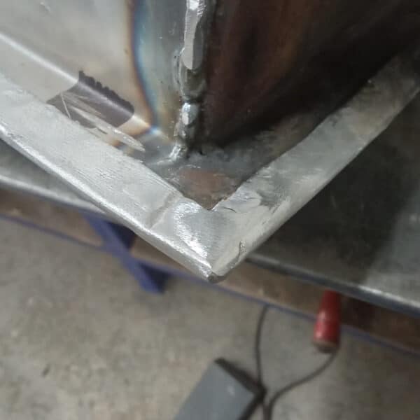 13.03.2025 1969 aston martin db6 volante blue door bottom renewed (46)