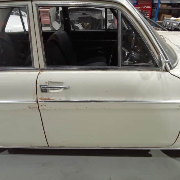 13.03.2025 1969 audi 70 l white stripping ready for paint (10)